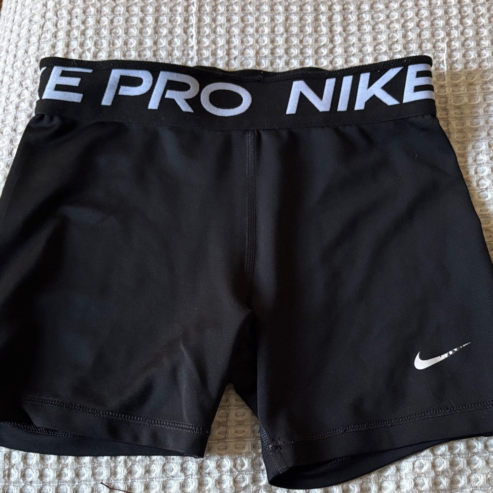 Nike Pro Black Training Shorts

Girls L Great condition.